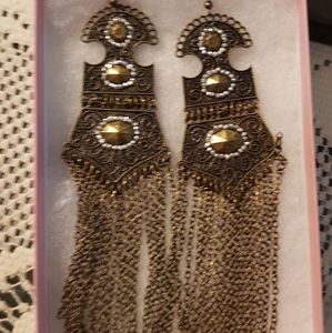 bebe shield earring